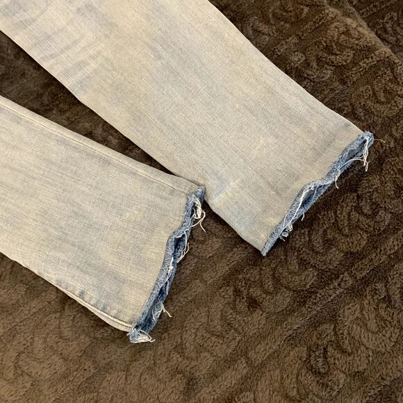 White House Black Market Light Wash Everyday Soft Girlfriend Ankle Jeans Size 6L - Picture 9 of 13